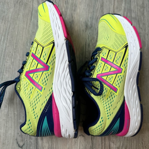 NWOT New Balance Sneakers - Picture 8 of 12